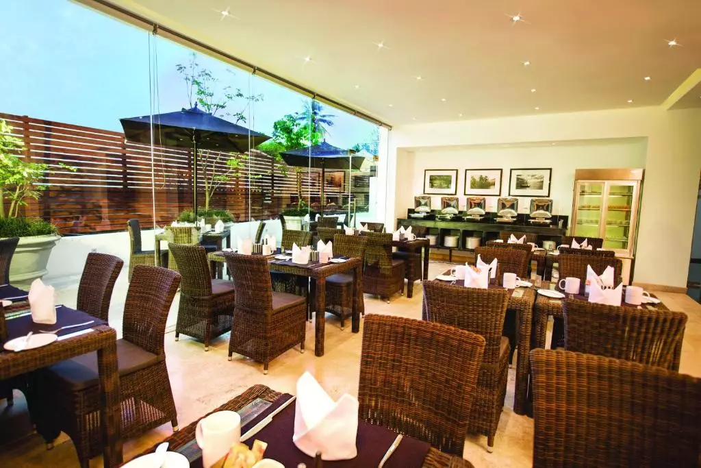 رستوران هتل فرویو کلمبو سریلانکا